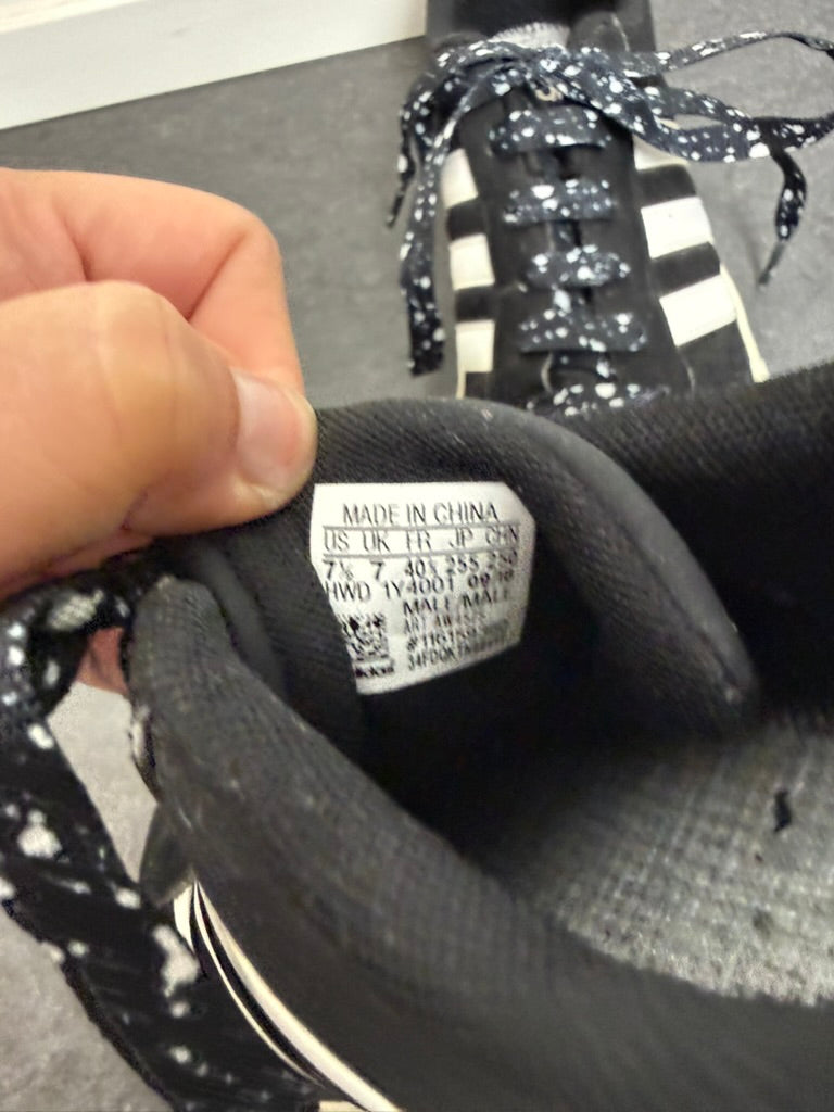 Adidas - Sneakers - zwart-wit, drie adidas-strepen, vetersluiting