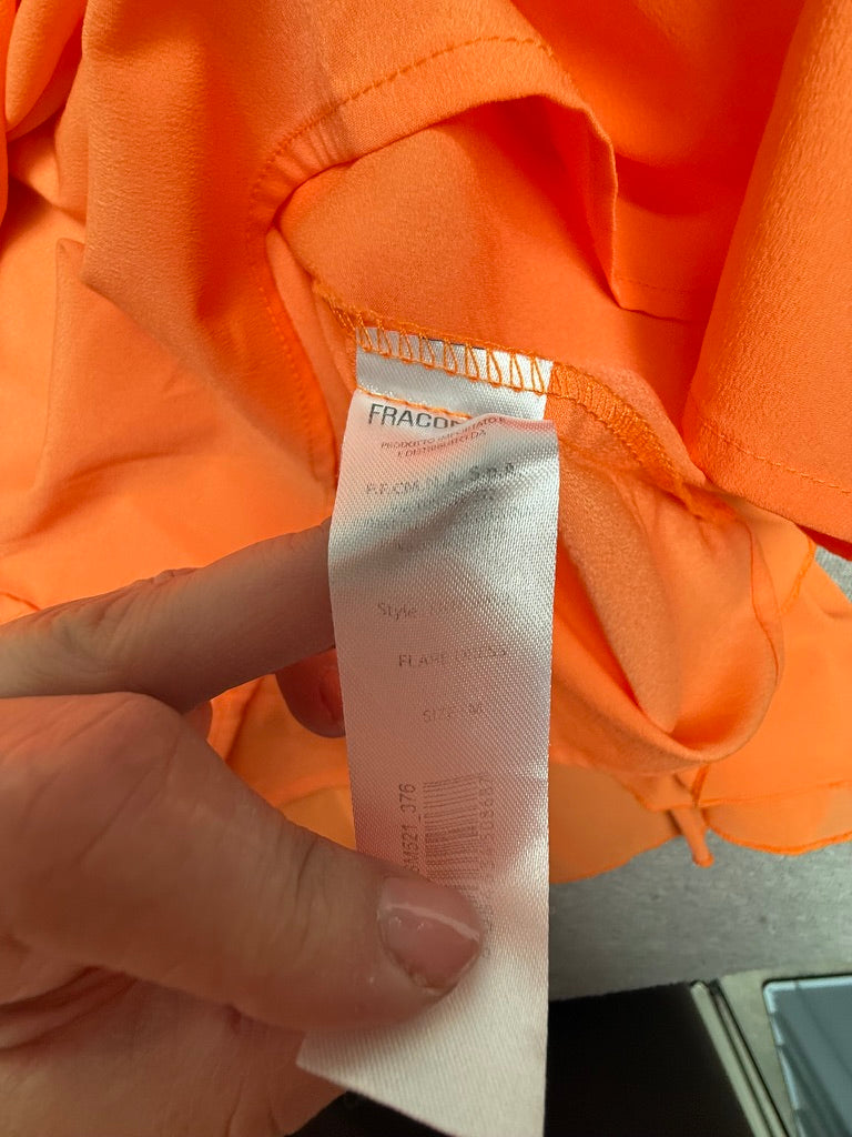 Fracomina neon oranje jurk – elegante chiffon jurk met ruches en strikdetail - maat S/M