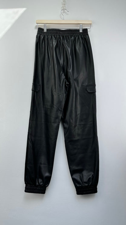 Zwarte broek in PU maat M