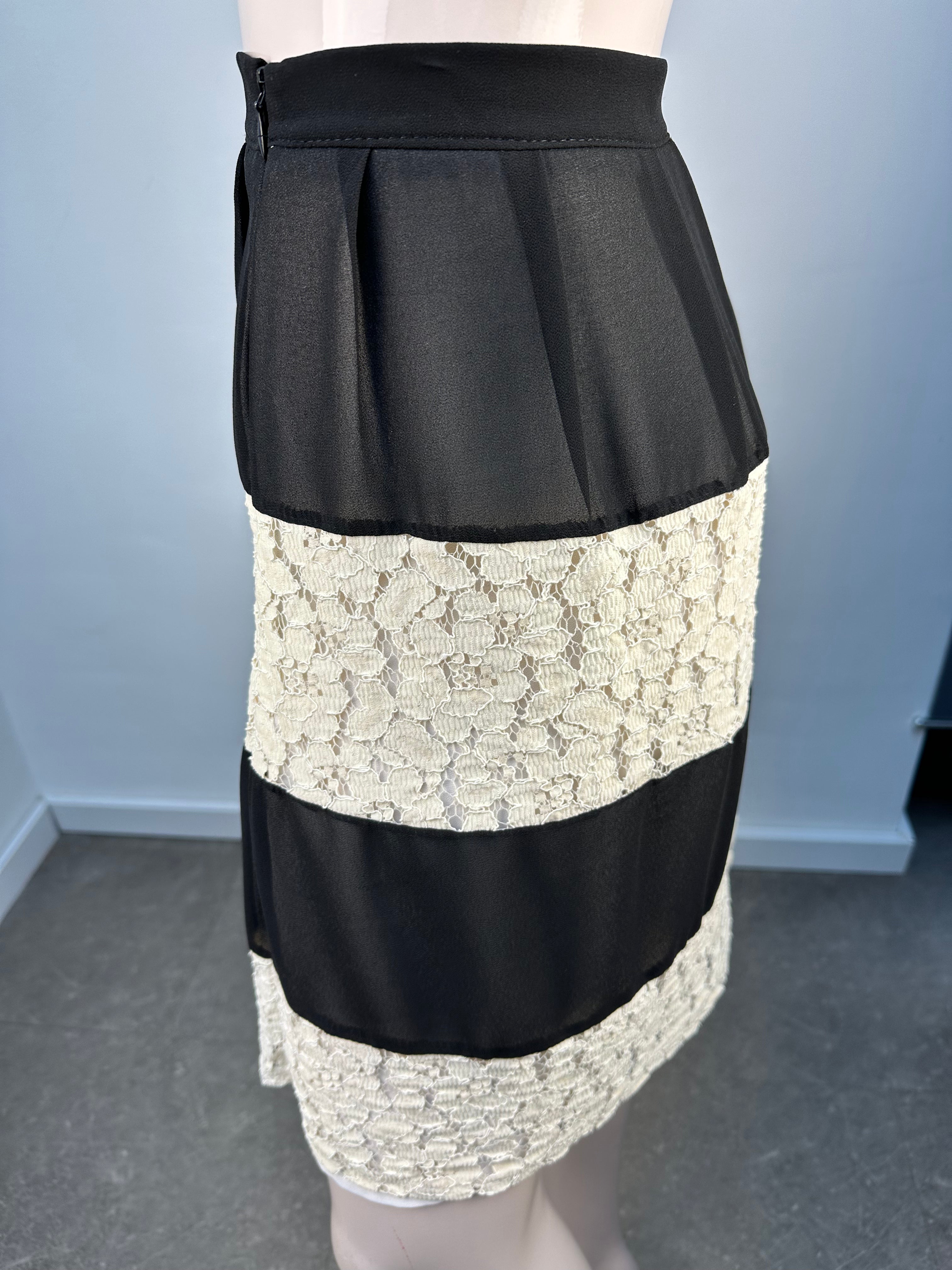 Miss Miss zwart-creme rokje maat M