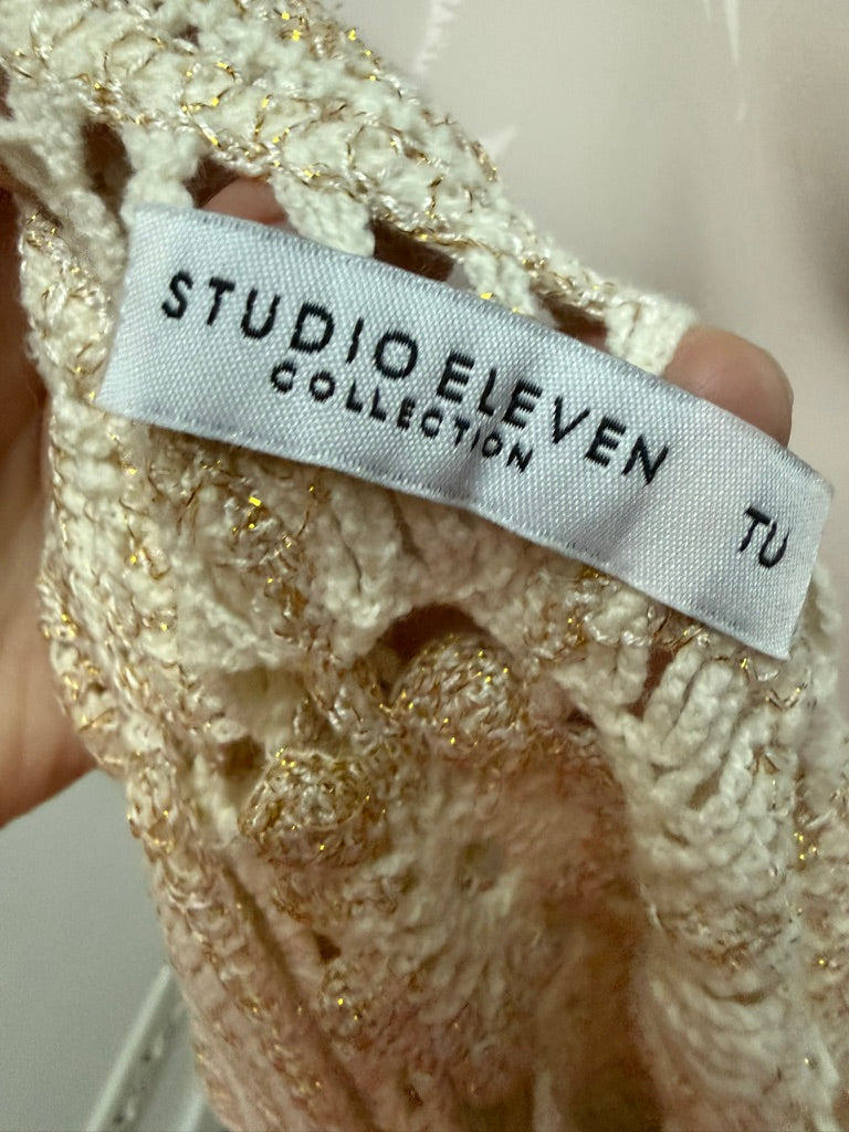 Studio Eleven Collection - Gilet - crème, opengewerkt bloemmotief, knoopsluiting - 1 maat