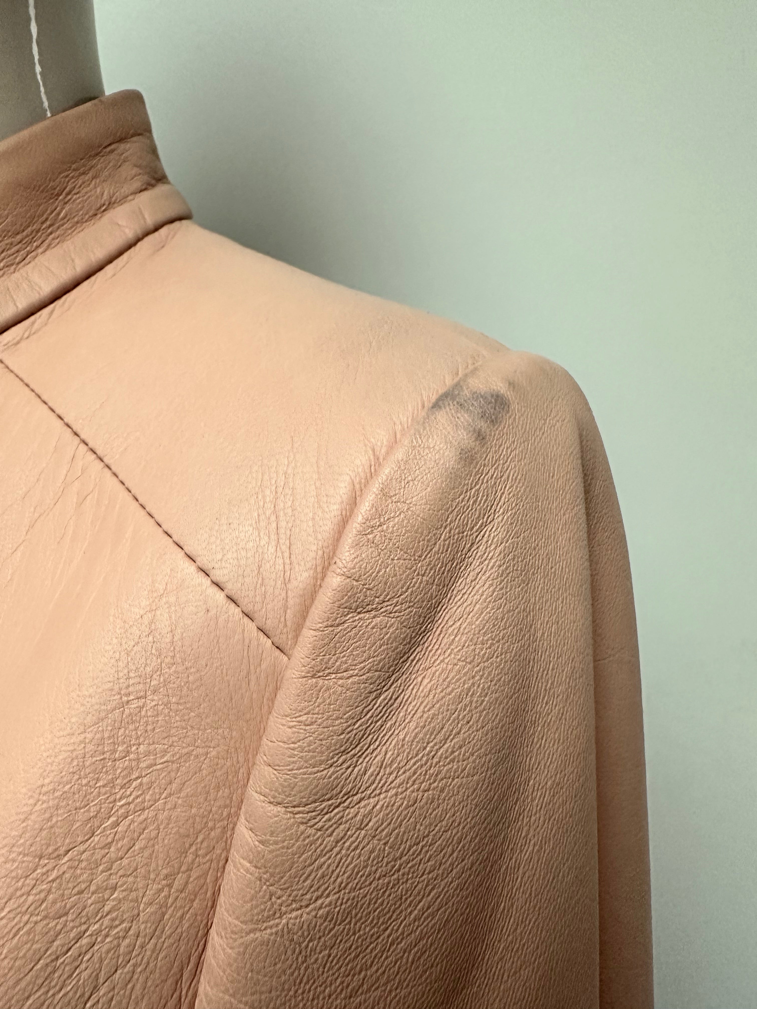 Caroline Biss roze leren jasje maat 36