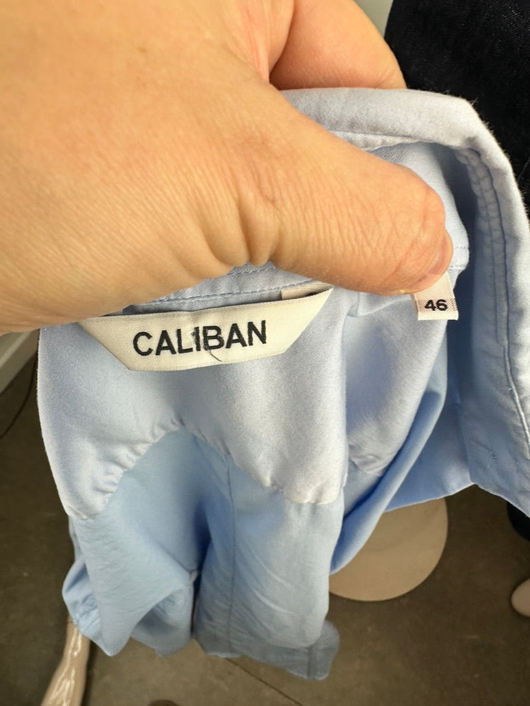 Caliban lichtblauwe blouse maat 40