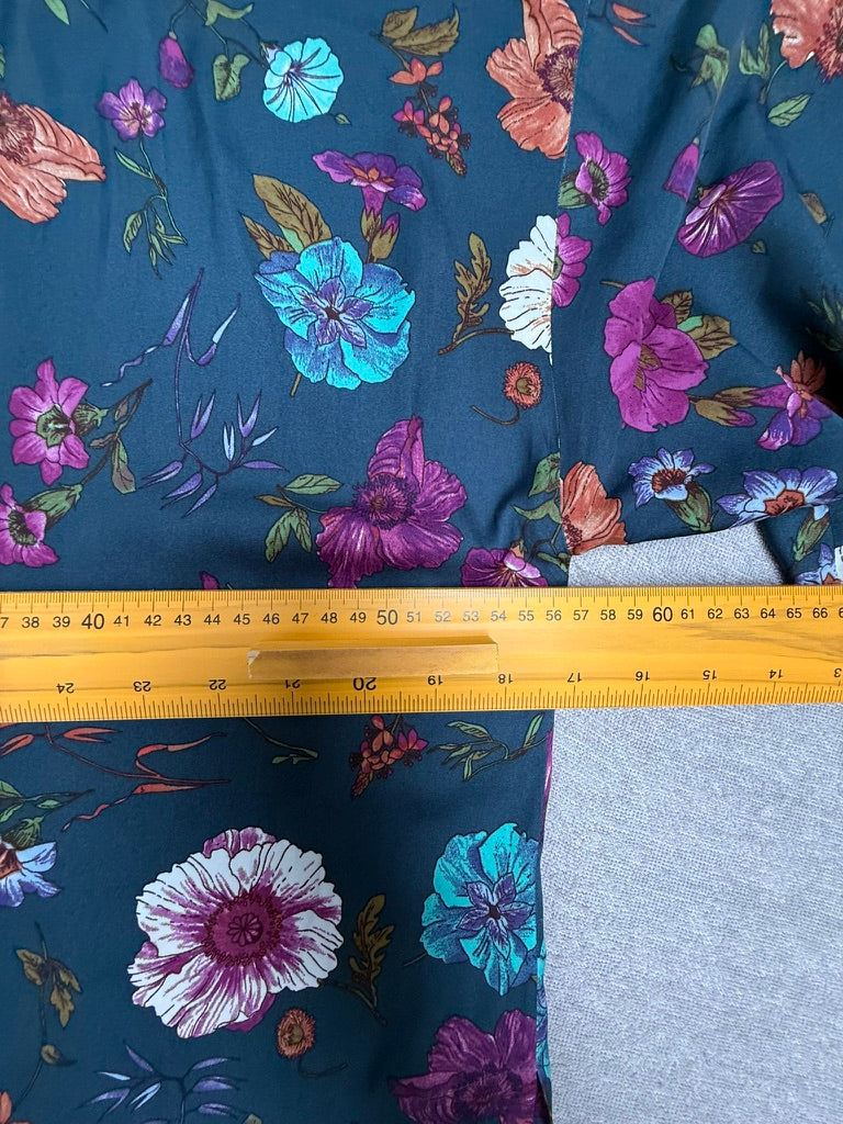 Essentiel Antwerp bloemenblouse maat 40 – soepelvallende top met kleurrijke floral print