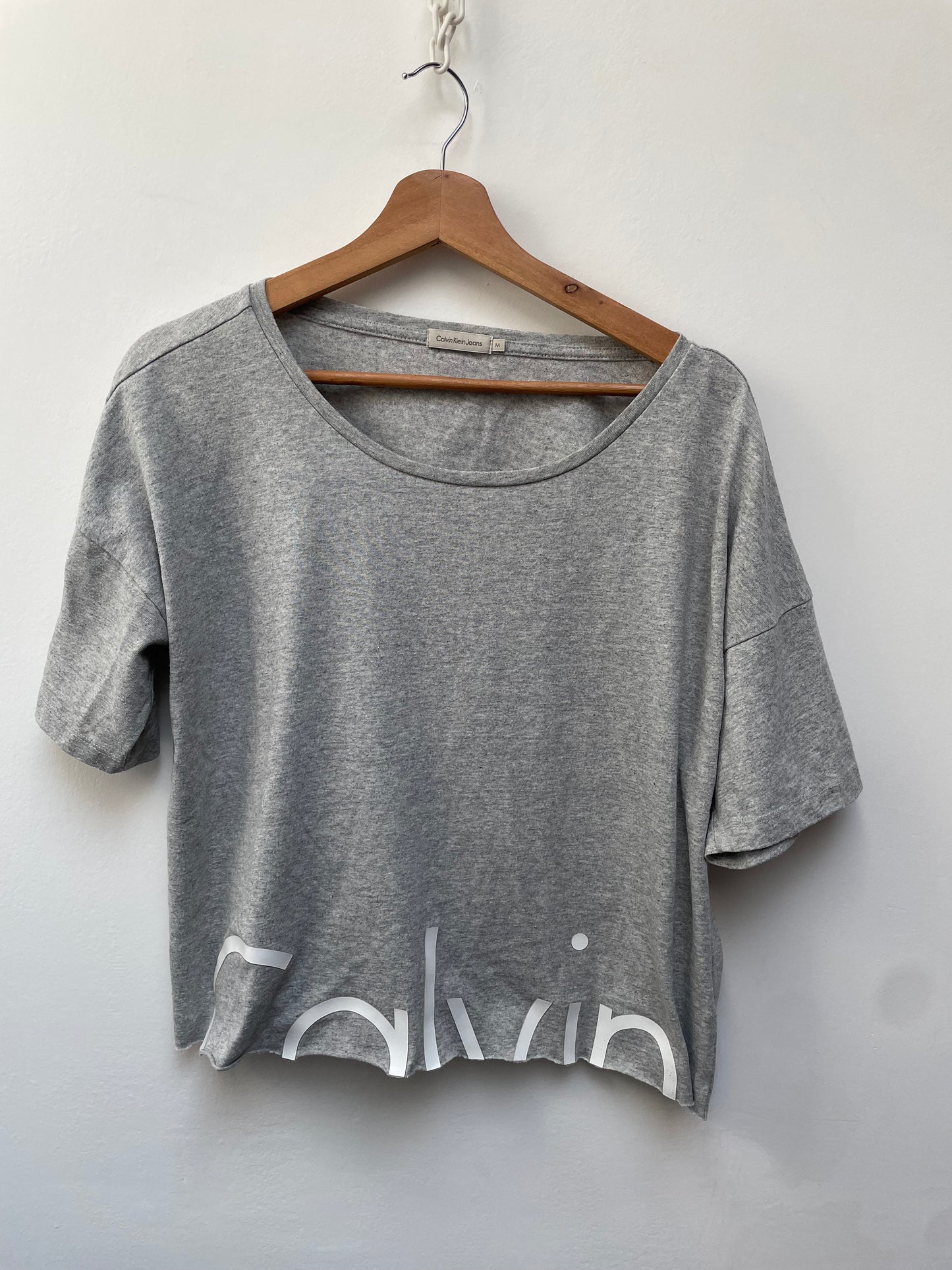 Calvin Klein grijs t-shirt cropped maat M