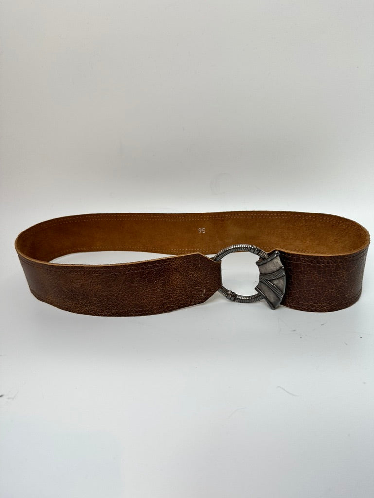 Vintage riem bruin met metalen gesp maat 95 cm