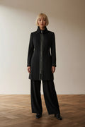 Full body view of the model wearing Riani lang vest met rits maat 38 Zwart