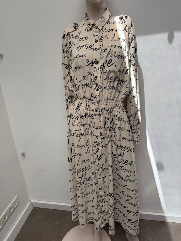 JOSH V - Jurk - crème/zwart, kalligrafieprint, knoopsluiting maat M