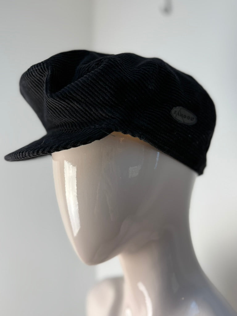 Kangol - Pet - zwart, ribfluweel, met klep - M