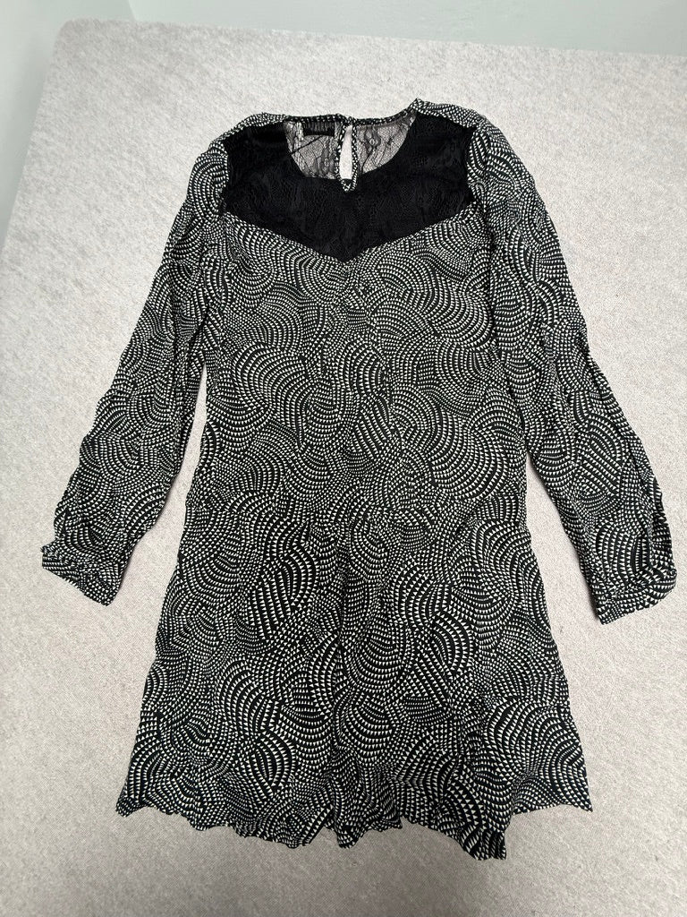 Essentiel Antwerp - Jurk - zwart-wit stippenpatroon, lange mouwen, knoopsluiting achter - S