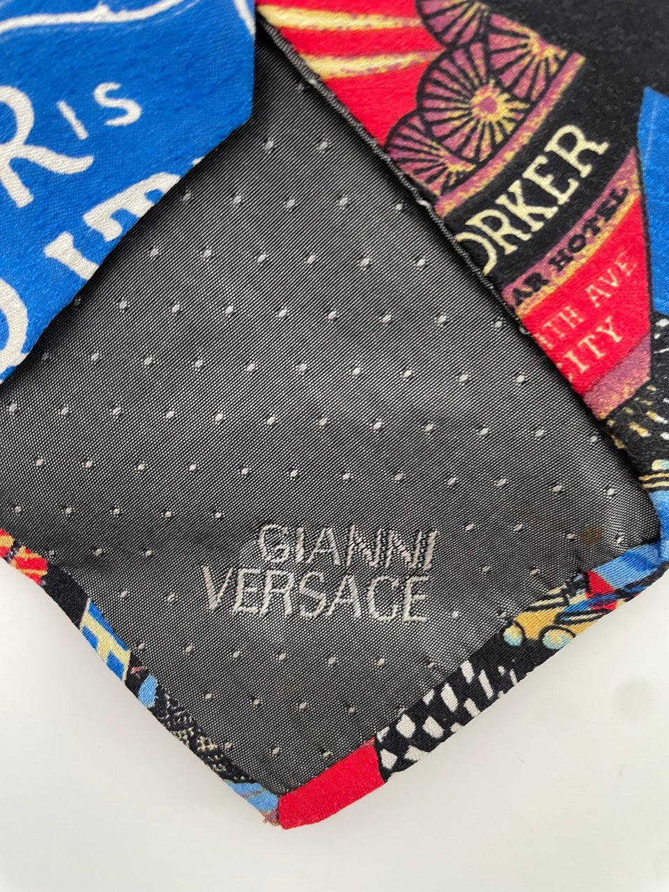 Gianni Versace stropdas 'hotel new yorker' vintage
