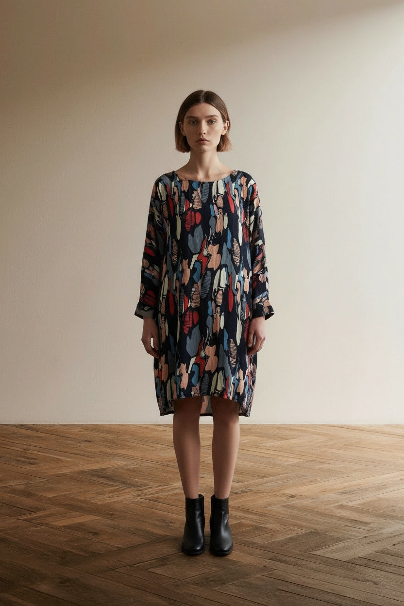 Full body view of the model wearing ICHI Jurk maat S Multicolor