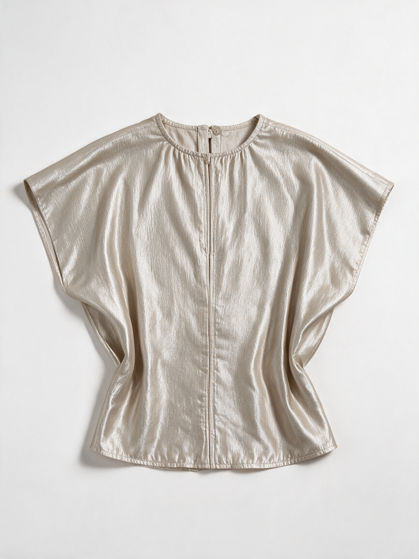 Licht goudkleurige mouwloze top met metallic glans van My Jewellery, achterkant liggend