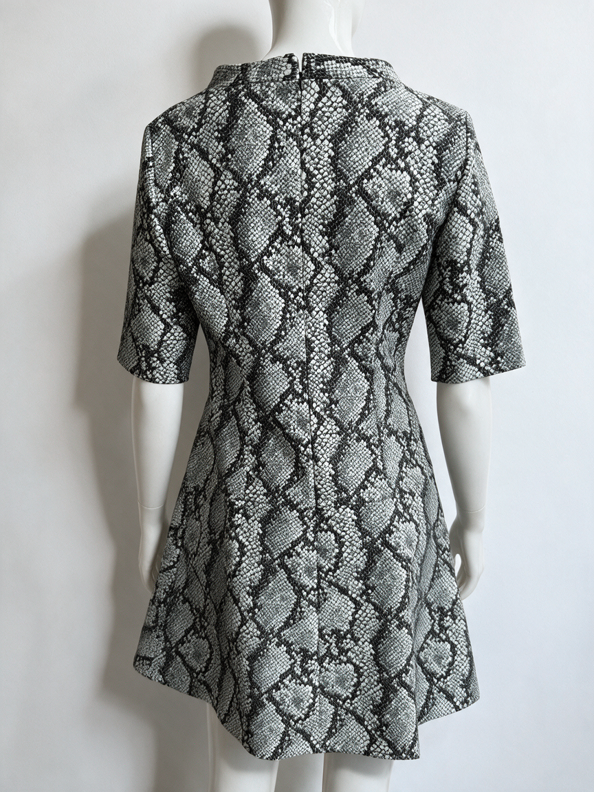 HUGO - Jurk - zwart-wit slangenprint, korte mouwen, ronde hals - L