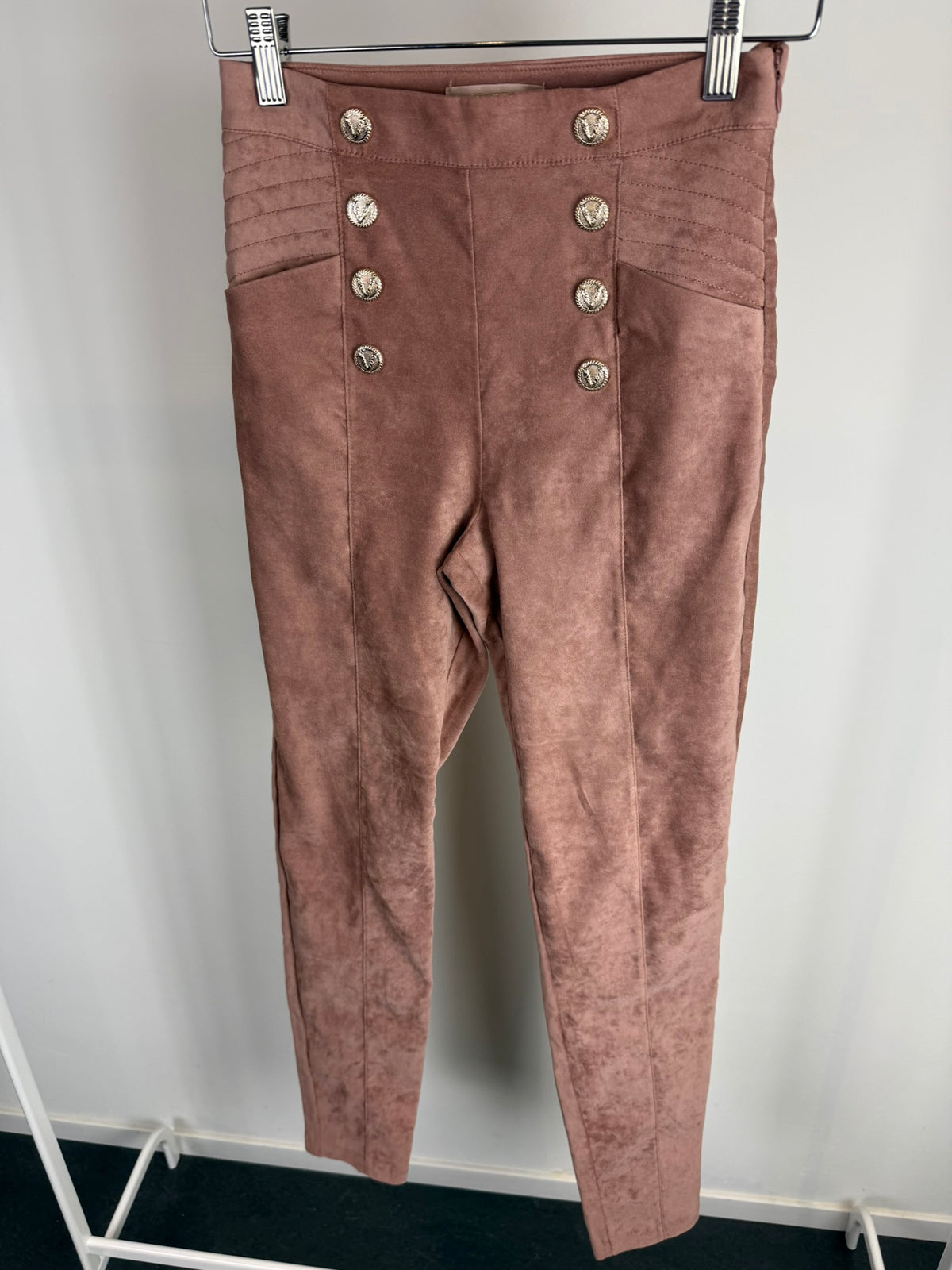 JOSH V - Broek - roze, suède-look, decoratieve knopen