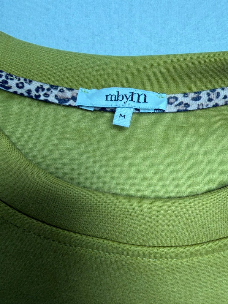 mbyM - T-shirt - khaki, asymmetrische zoom, diagonale naad - M