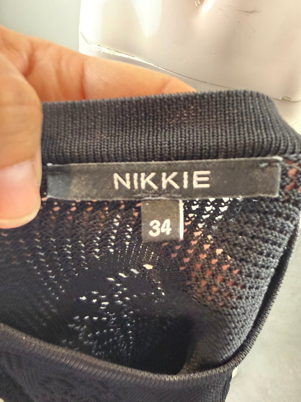 NIKKIE - Top - zwart, gehaakt patroon, transparante details - XS