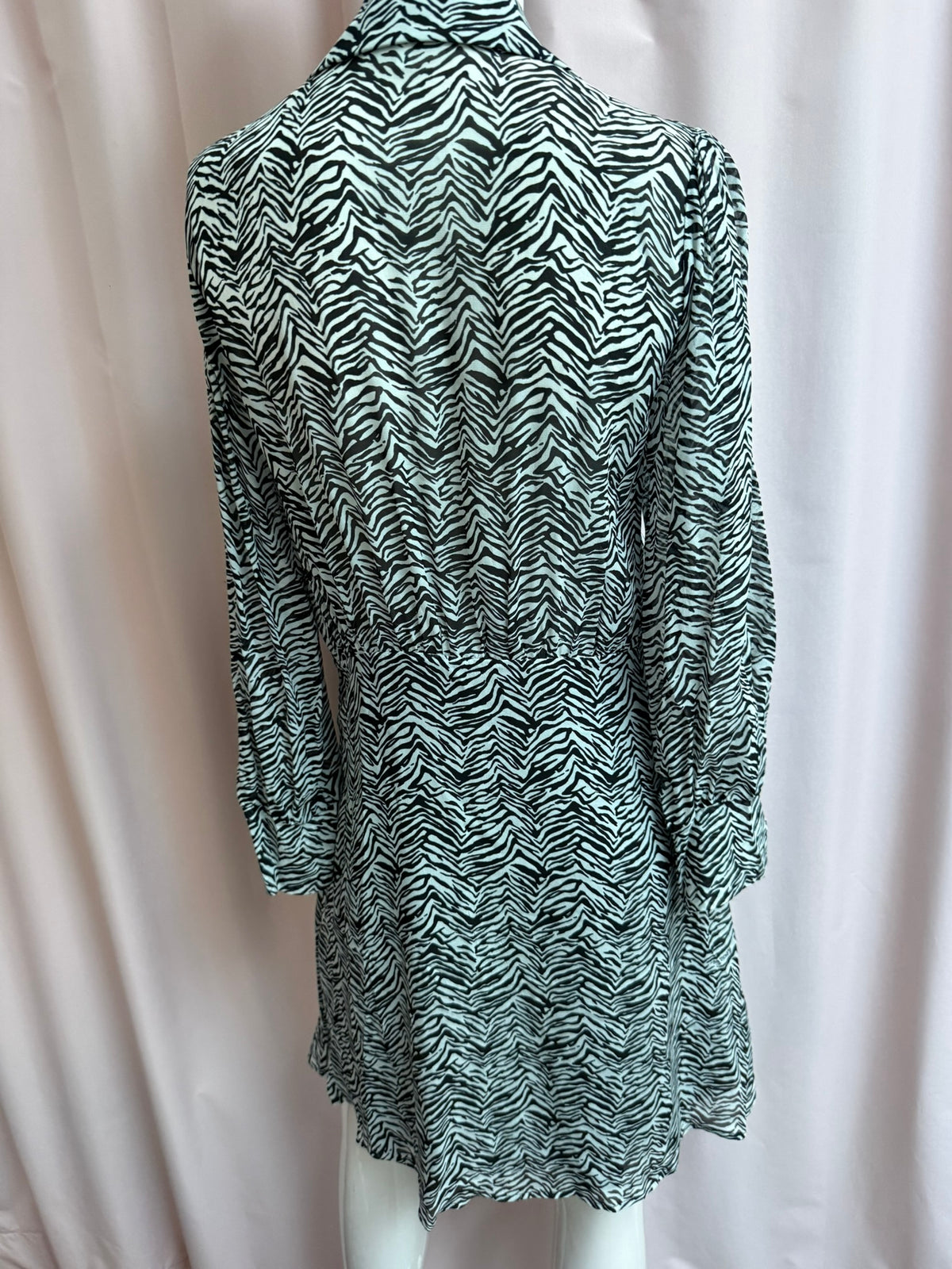Patrizia Pepe - Jurk - zwart-wit zebraprint, klassieke kraag, knoopsluiting - M