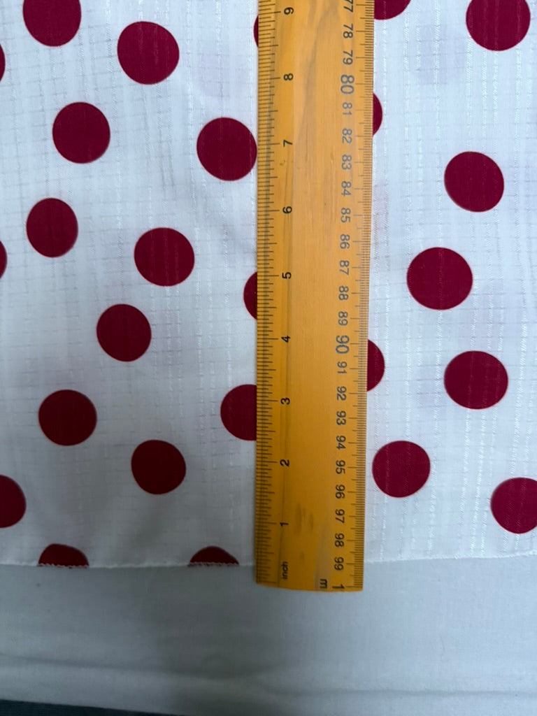 XOX - Jurk - wit met rode polkadots, mouwloos, striksluiting in de nek - M