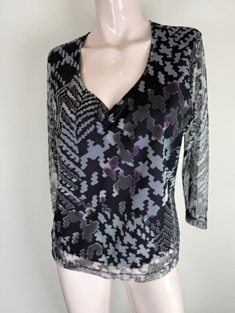 bianca - Blouse - abstract patroon, semi-transparant mesh, V-hals - M