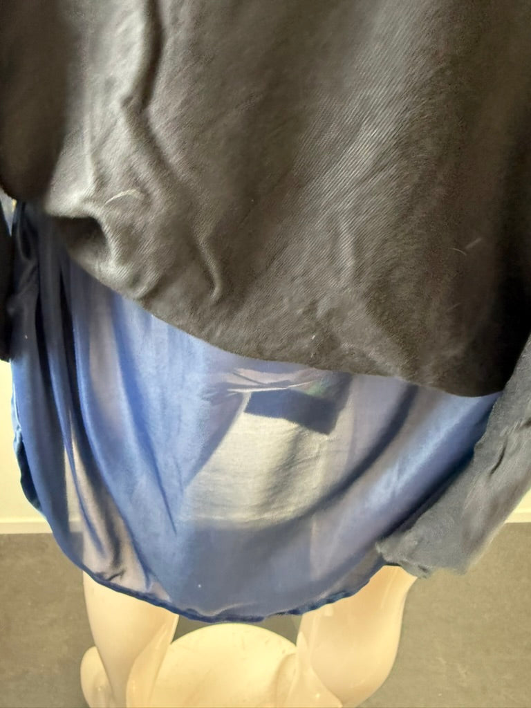 Meerkleurige Desigual jurk met patchworkprint en korte mouwen, detailfoto