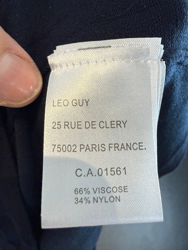 LÉO GUY - Top - donkerblauw, ronde hals, brede contrastboord - XL