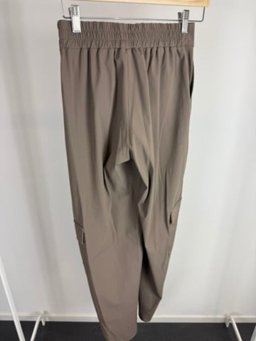 KIMARA - Broek - taupe, elastische tailleband, cargozakken met klep - XS