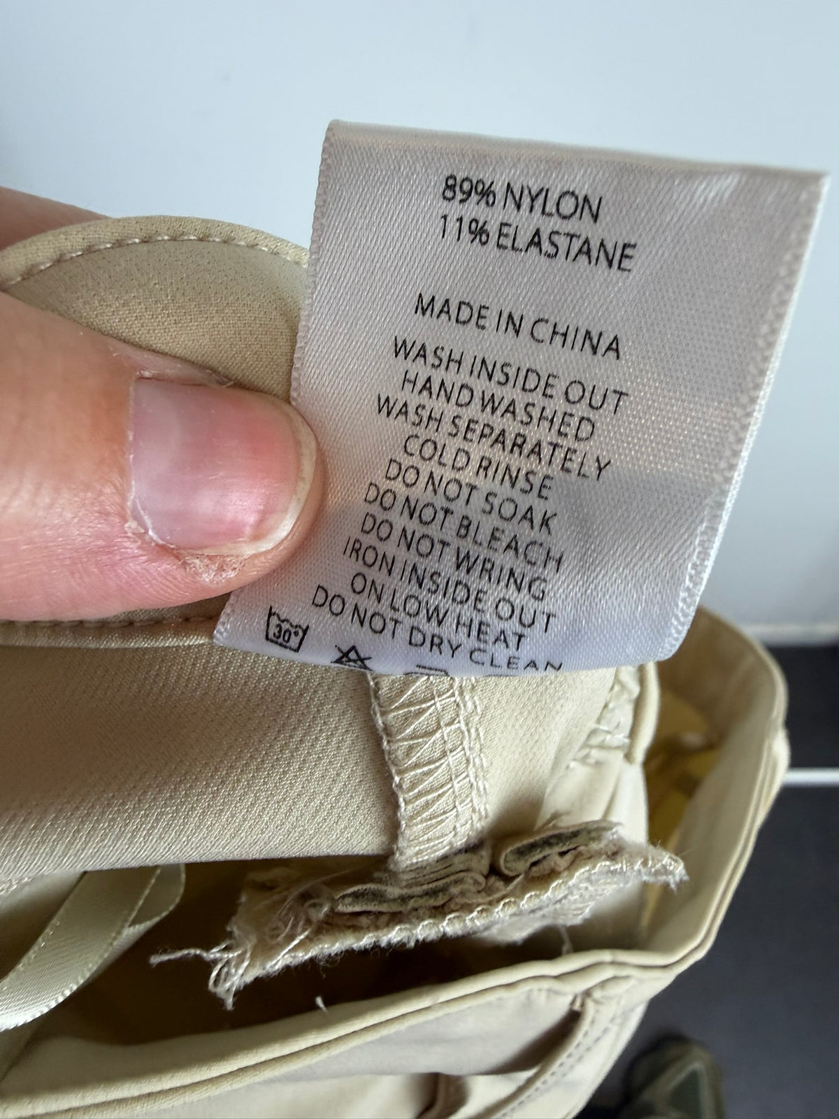 GLAMOROUS - Broek - beige, slim fit, goudkleurige ritsen