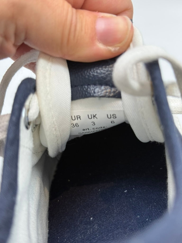 GAP Sneakers - blauw canvas, witte rubberen zool, veters - maat 36