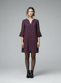 Full body view of the model wearing Essentiel Antwerp Jurk maat 40 Blauw en rood