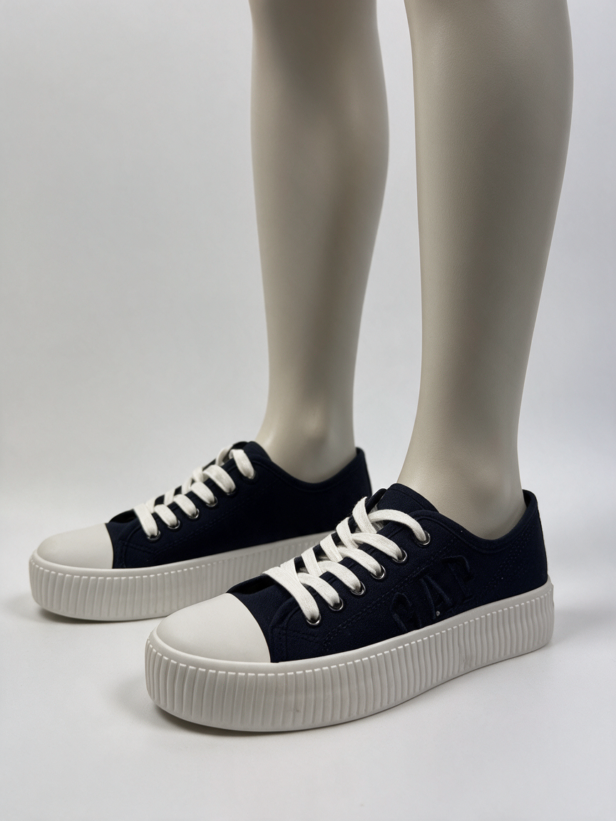 GAP Sneakers - blauw canvas, witte rubberen zool, veters - maat 36