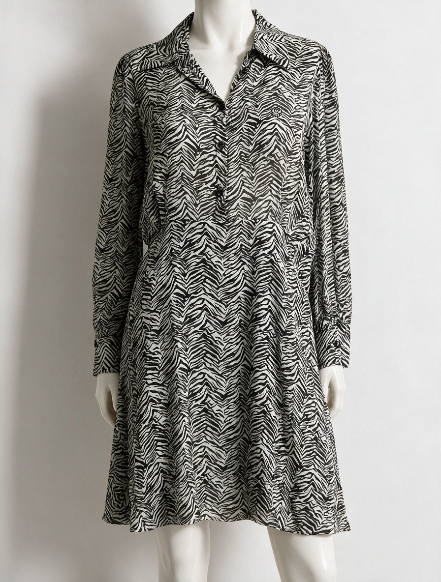 Patrizia Pepe - Jurk - zwart-wit zebraprint, klassieke kraag, knoopsluiting - M