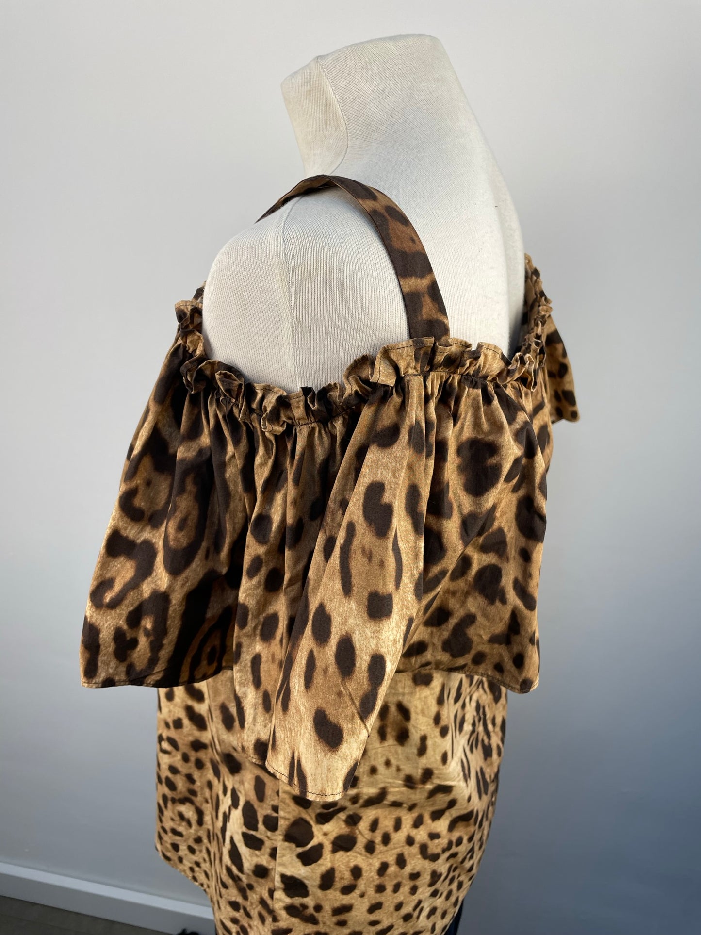 D&G luipaard offshoulder top maat 40