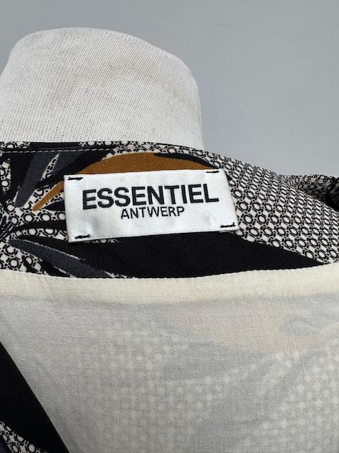 Essentiel Antwerp Jurk met V-hals Maat 34