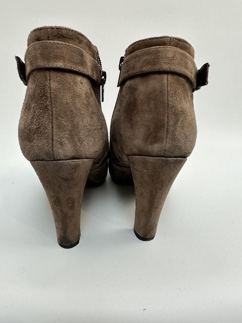 Begetti Suede enkellaarsjes Maat 40