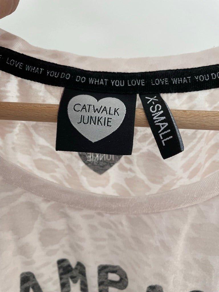 Catwalk Junkie T-shirt | maat XS - Meisje met de parels