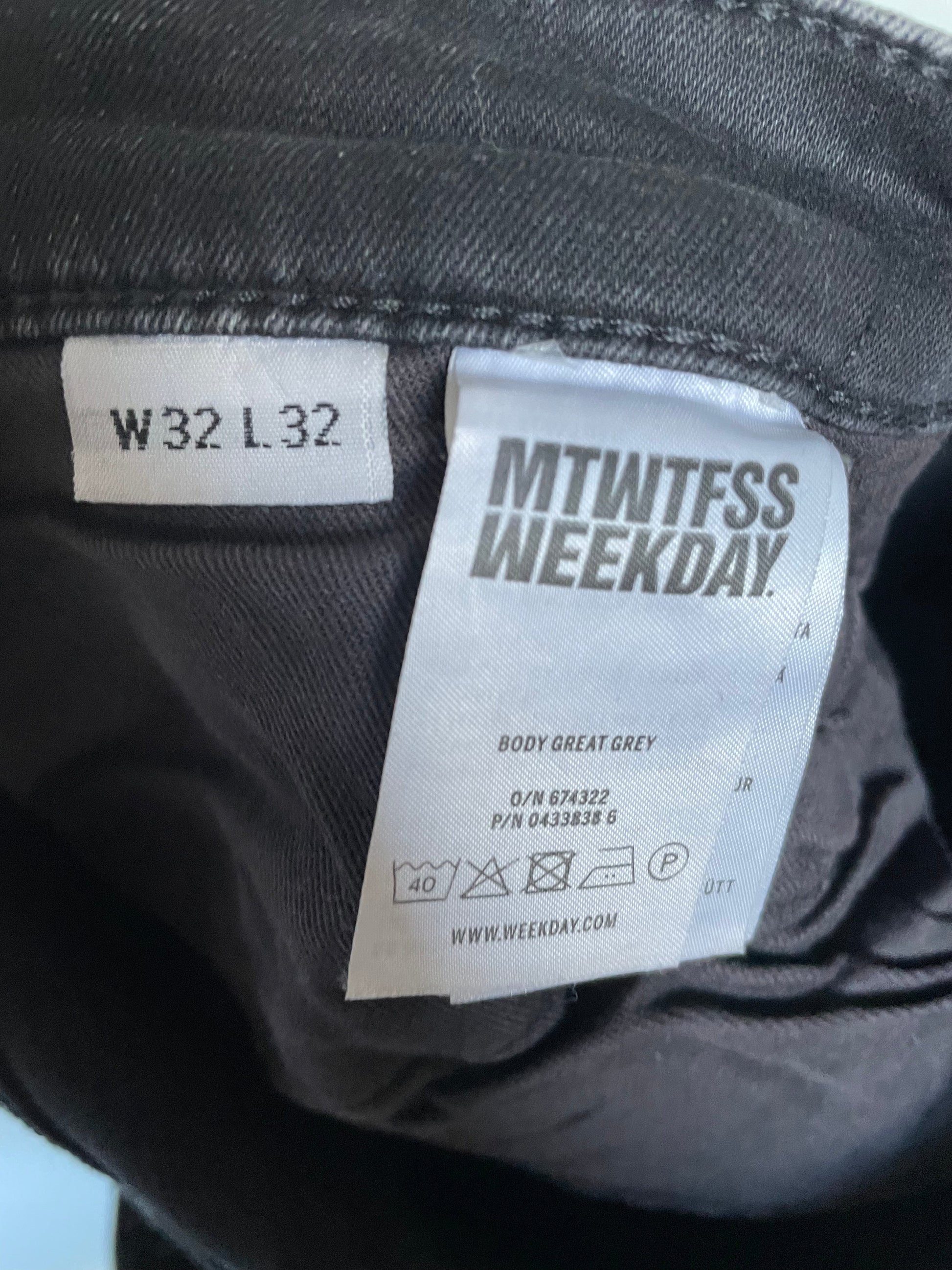 Weekday Zwarte skinny jeans | maat 32/32 - Meisje met de parels